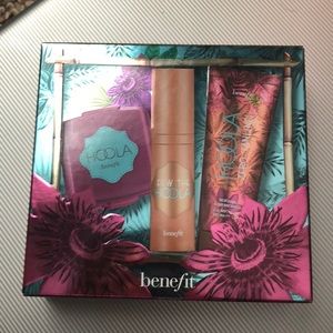 HOOLA by Benefit cosmetics Sampler